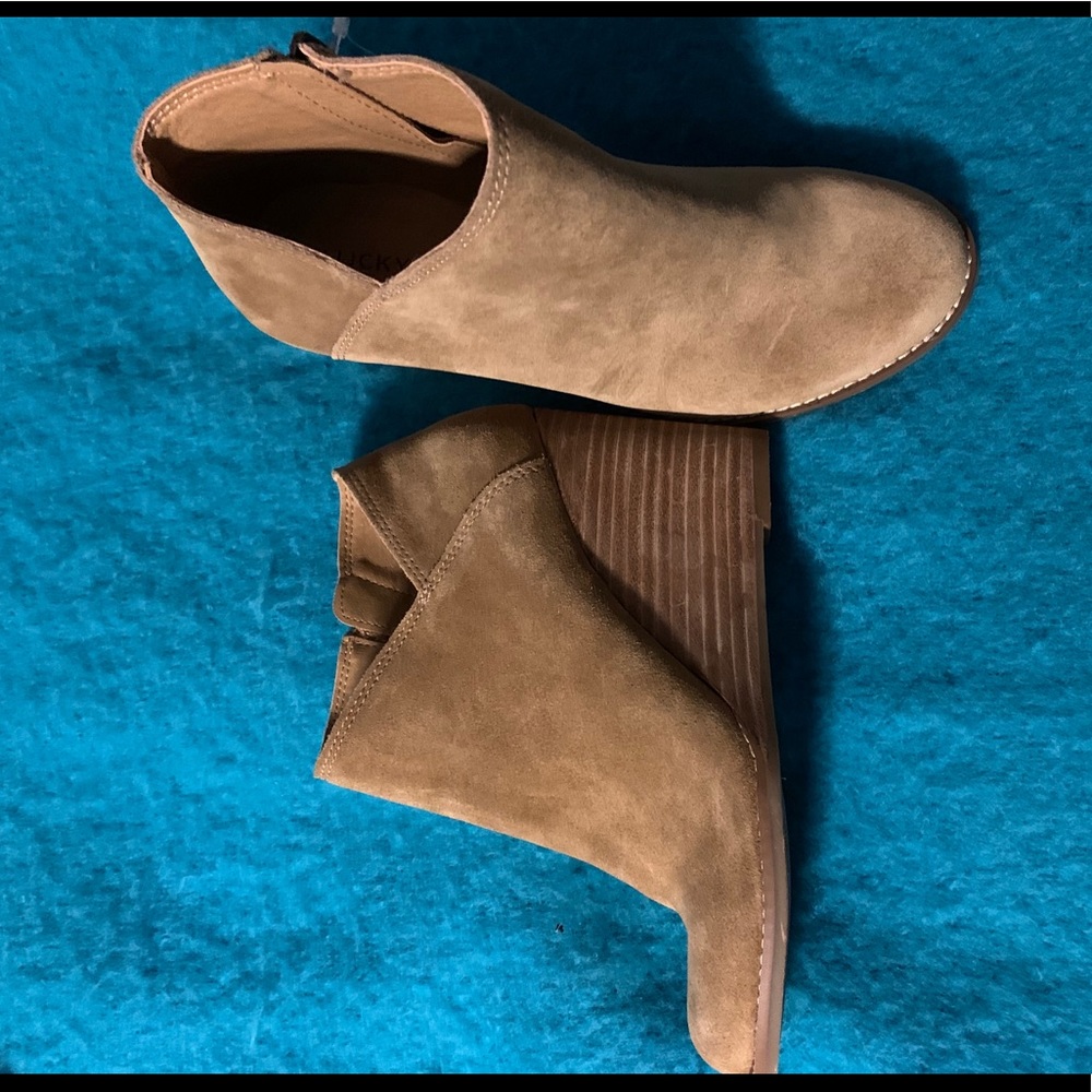 Lucky Brand tan suede wedge boots